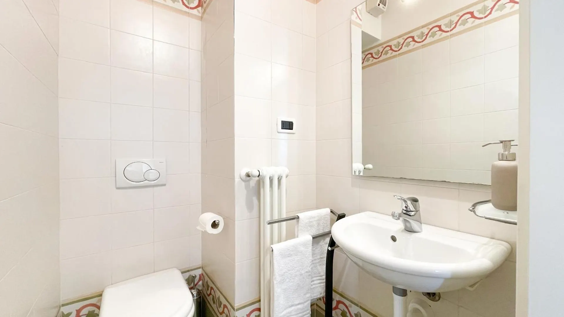 Feriehus Villa Luminosa Laglio - Private Parking, Garden
