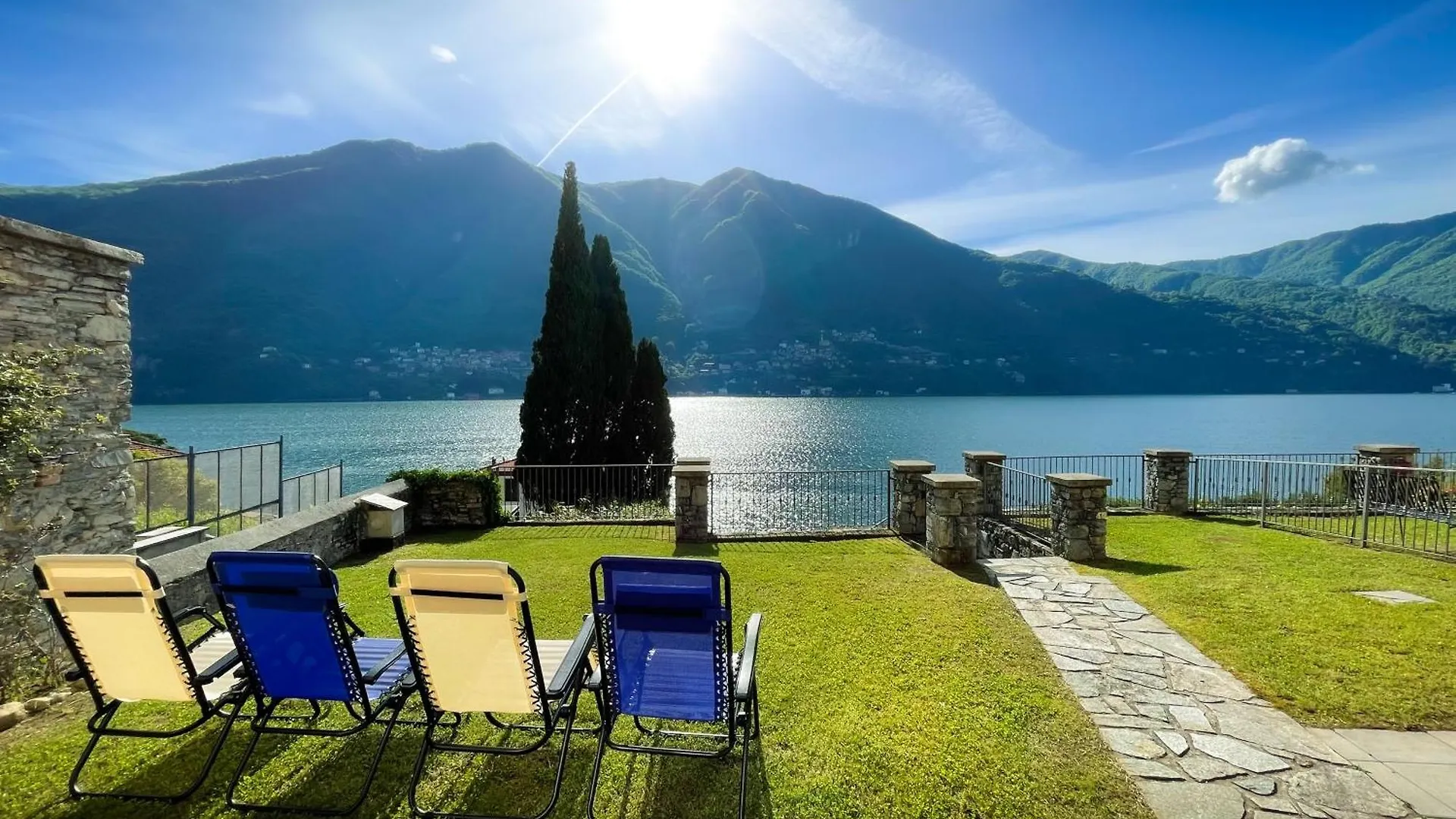 Villa Luminosa Laglio - Private Parking, Garden